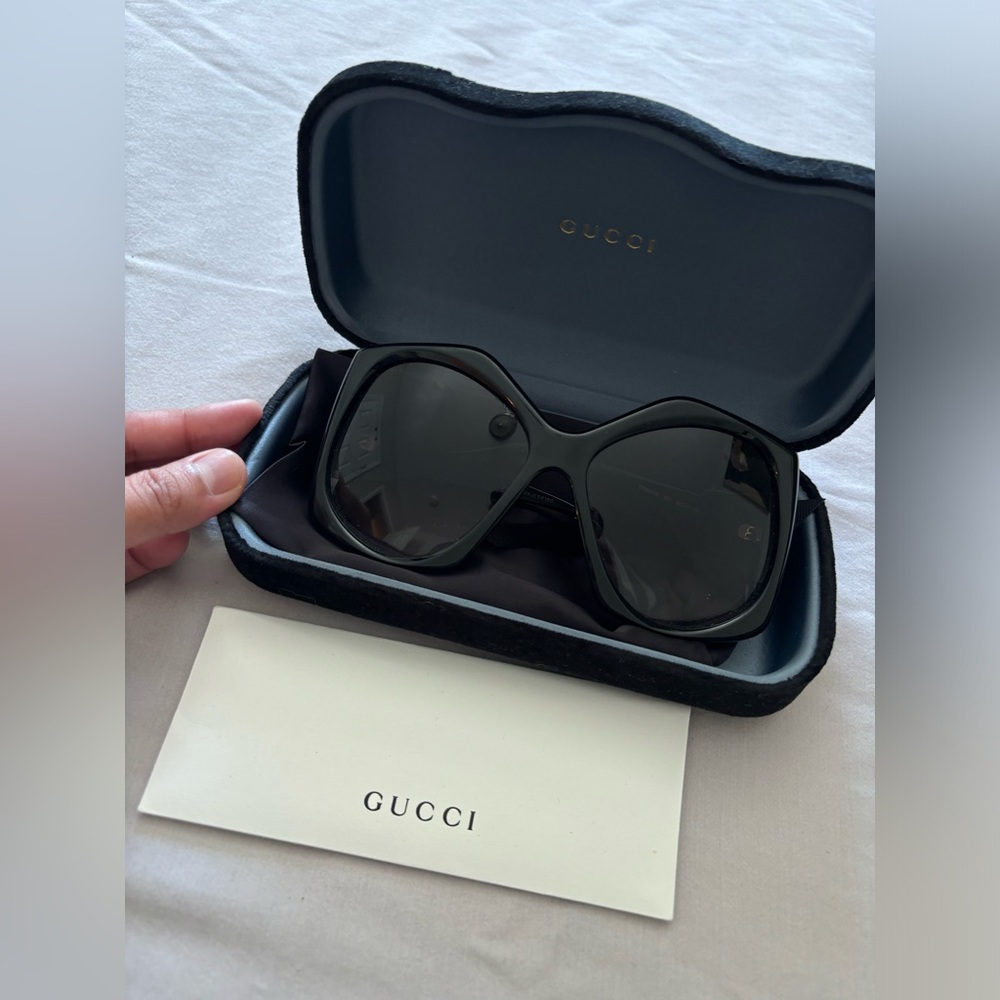 Gucci sunglasses (authentic)